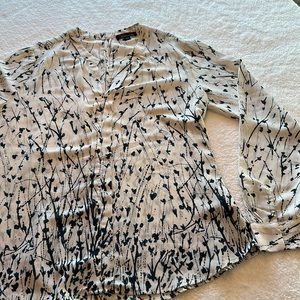 Dalia, large, long sleeve blouse. Cream with blue flowers.